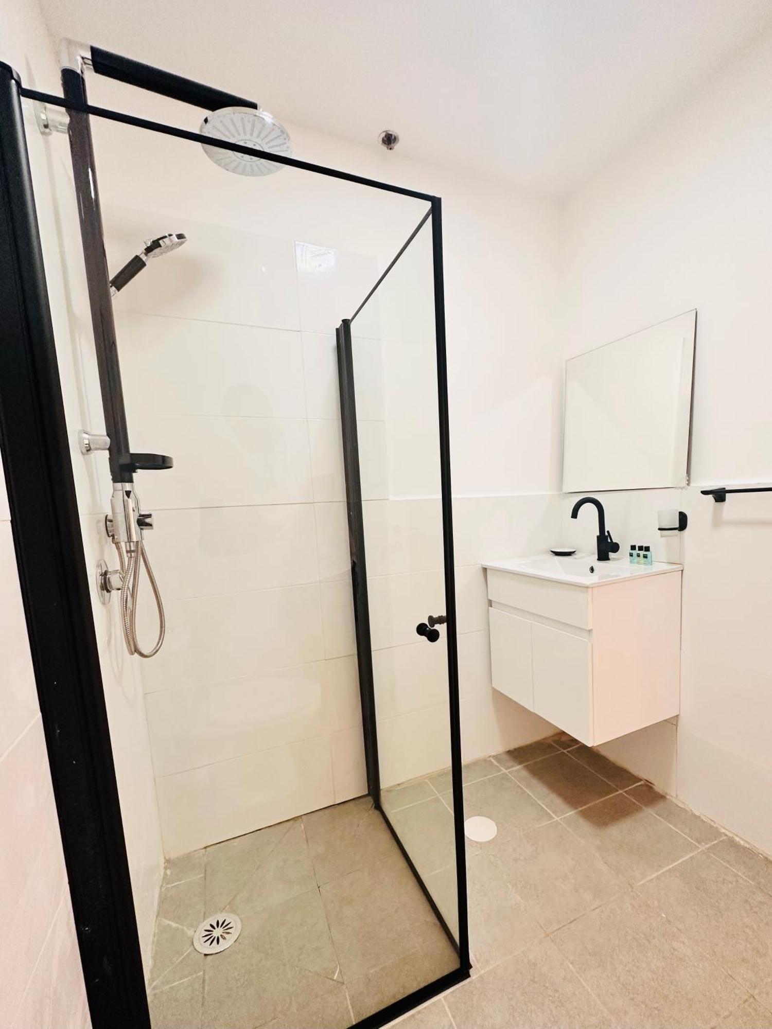 Underground Hotel Tel Aviv Ngoại thất bức ảnh